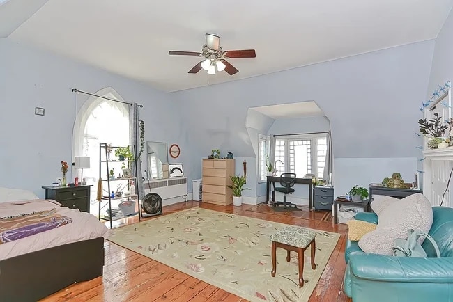 139 Hillside St, Unit A in Boston, MA - Foto de edificio - Building Photo