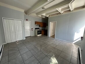 1217 Arrott St, Unit 1 in Philadelphia, PA - Foto de edificio - Building Photo