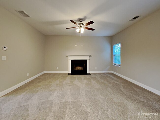 620 Stable View Loop in Dallas, GA - Building Photo - Building Photo