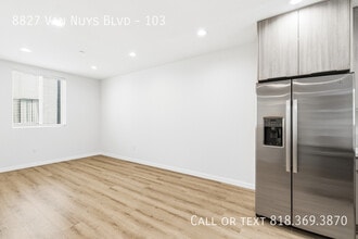 8827 Van Nuys Blvd in Los Angeles, CA - Building Photo - Building Photo