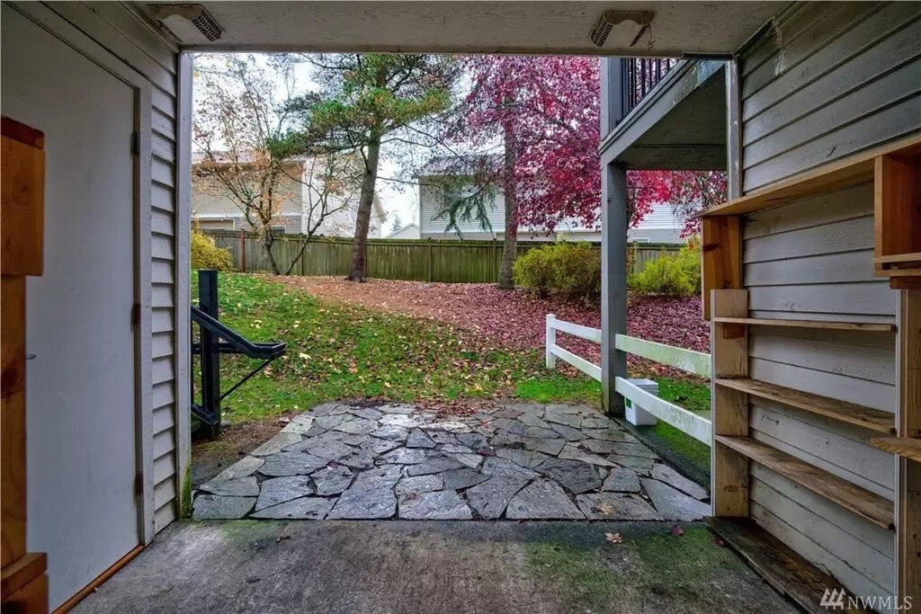 15415 35th Ave W, Unit e201 in Lynnwood, WA - Building Photo