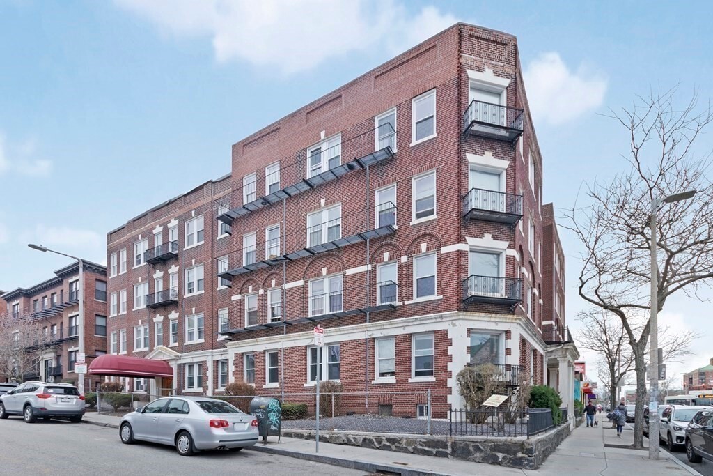 46 Park Vale Ave, Unit #1 in Boston, MA - Building Photo