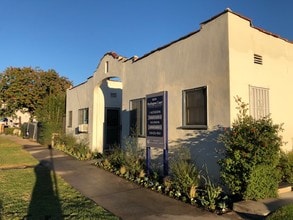 Darlington Court Apartments in Los Angeles, CA - Building Photo - Building Photo