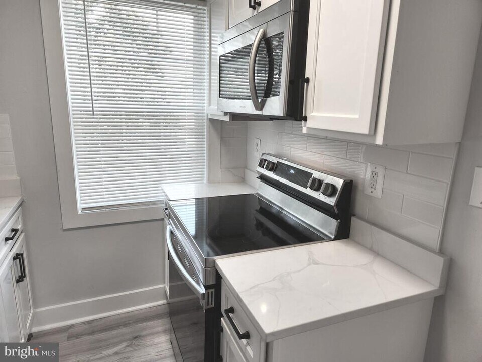 3809 V St SE in Washington, DC - Building Photo