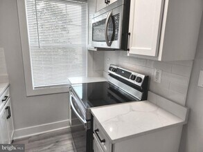 3809 V St SE in Washington, DC - Building Photo - Building Photo