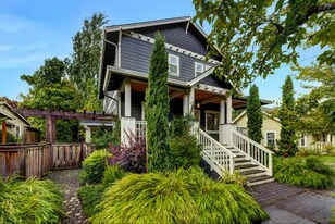 7105 N Atlantic Ave in Portland, OR - Building Photo