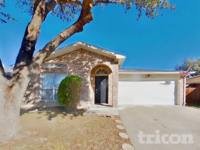 327 Moss Hill Dr in Arlington, TX - Foto de edificio - Building Photo