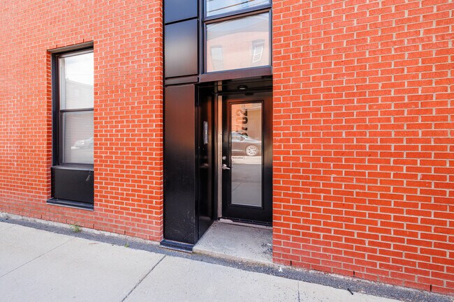 3713 Sainte Émilie Rue in Montréal, QC - Building Photo - Building Photo