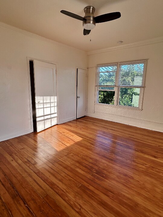 1523 N McCadden Pl in Los Angeles, CA - Building Photo