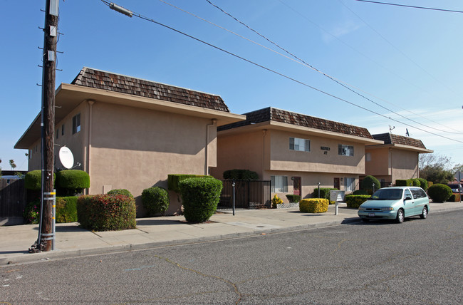 961 Wakefield Rd in Turlock, CA - Foto de edificio - Building Photo