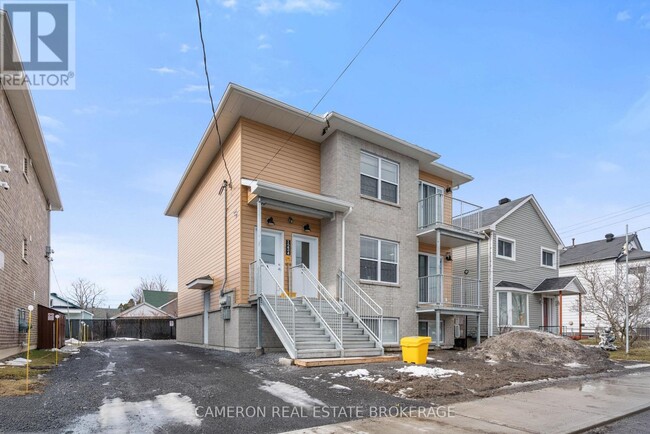 1234 Cumberland St in Cornwall, ON - Building Photo - Building Photo