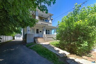 31 Winthrop St in Meriden, CT - Building Photo