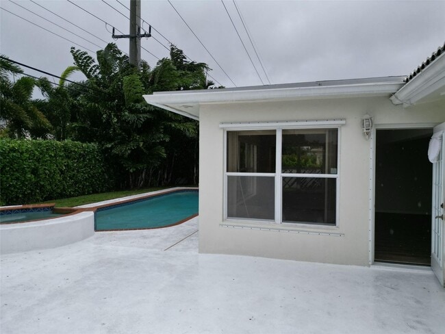 property at 988 SW 9th Ave