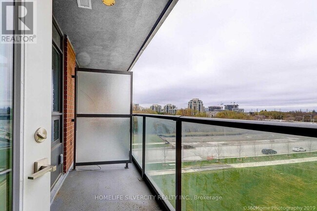 18 Uptown Dr in Markham, ON - Building Photo - Building Photo