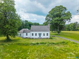 444 Cherry Brook Rd in Canton, CT - Building Photo