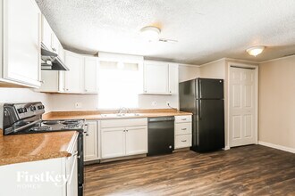 900 Maple Ln in Harrisonville, MO - Building Photo - Building Photo