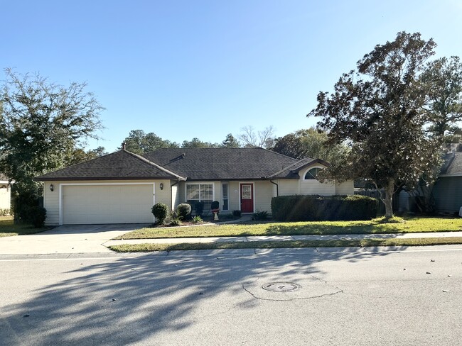 8707 NW 10th Pl in Gainesville, FL - Foto de edificio - Building Photo