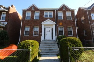 1626 21st Pl SE in Washington, DC - Building Photo