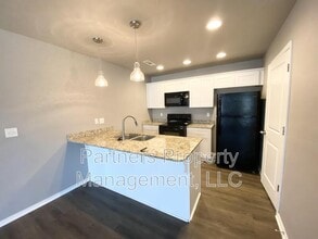 201 Hindman Dr in Prairie Grove, AR - Building Photo - Building Photo