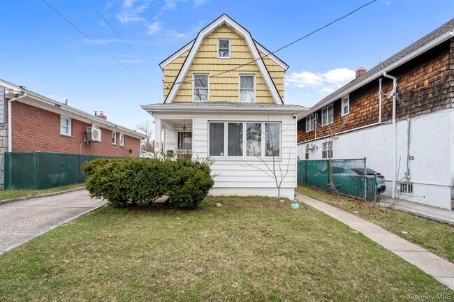 14-28-28 156th St in Queens, NY - Building Photo - Building Photo