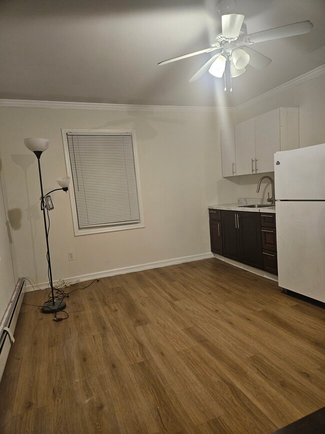 260 N Broome Ave, Unit 1 bed room