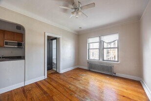 948 W Cuyler Ave in Chicago, IL - Building Photo