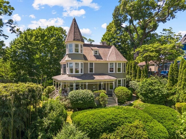 property at 19 Howe Pl