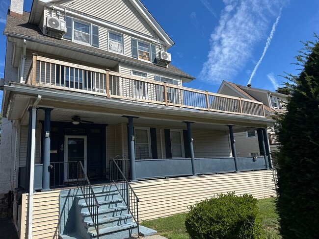 property at 40 Crosby Pl