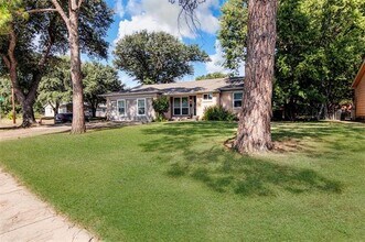 614 Blueberry Ln in Grand Prairie, TX - Building Photo - Building Photo