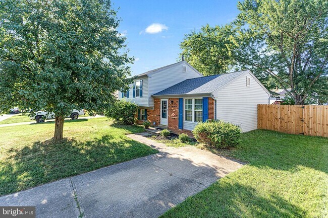 property at 3525 Norwood Ct