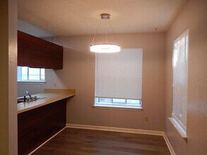 2334 Sylvan Ct in Tallahassee, FL - Building Photo - Building Photo