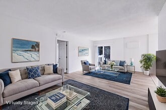 Vida Elegante in Torrance, CA - Foto de edificio - Building Photo
