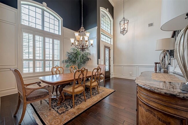 property at 18907 S Bee Cave Springs Cir