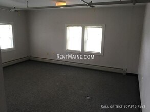 2412 Western Ave in Newburgh, ME - Building Photo - Building Photo