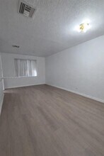 6036 SW 19th Ct in North Lauderdale, FL - Building Photo - Building Photo