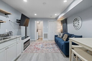 229 S Peters Rd in Knoxville, TN - Building Photo