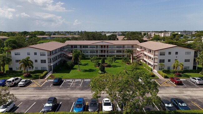 328 Brighton E in Boca Raton, FL - Building Photo - Building Photo