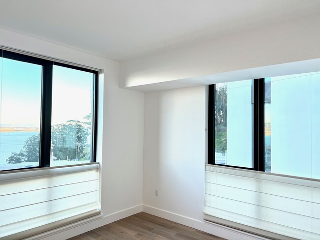 1 Bristol Ct, Unit 318 in San Francisco, CA - Building Photo - Building Photo