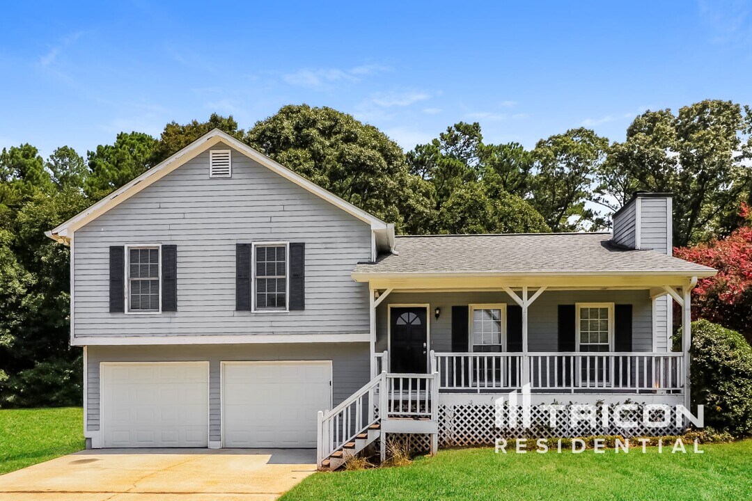 178 Nicole Dr in Douglasville, GA - Building Photo