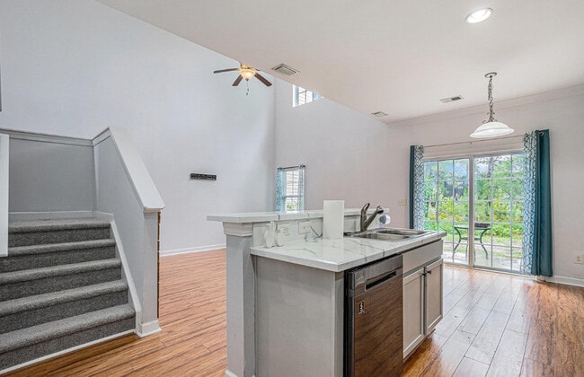 property at 1120 Fairway Ln