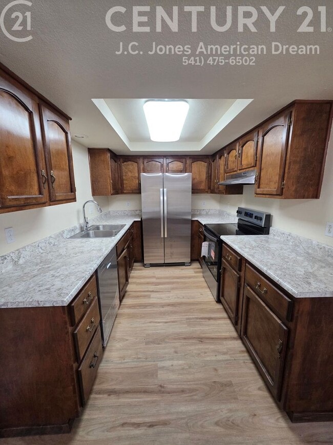 809 NW C St in Grants Pass, OR - Building Photo - Building Photo