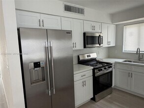 3581 SW 13th Ct in Fort Lauderdale, FL - Building Photo - Building Photo