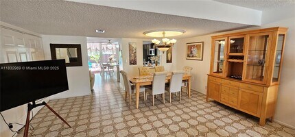 2206 NE 7th St in Hallandale Beach, FL - Foto de edificio - Building Photo
