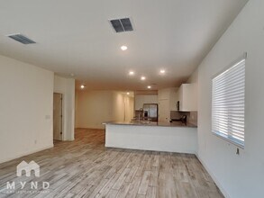 961 E Wiley Way in Casa Grande, AZ - Building Photo - Building Photo