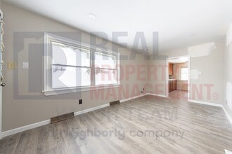 5066 Newton Falls Rd in Ravenna, OH - Foto de edificio - Building Photo