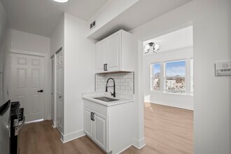 3049 W Berteau Ave in Chicago, IL - Building Photo - Building Photo