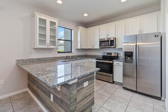 2471 Seven Oaks Dr in St. Cloud, FL - Building Photo - Building Photo