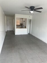 3536 NE 168th St, Unit 308 in North Miami Beach, FL - Building Photo - Building Photo