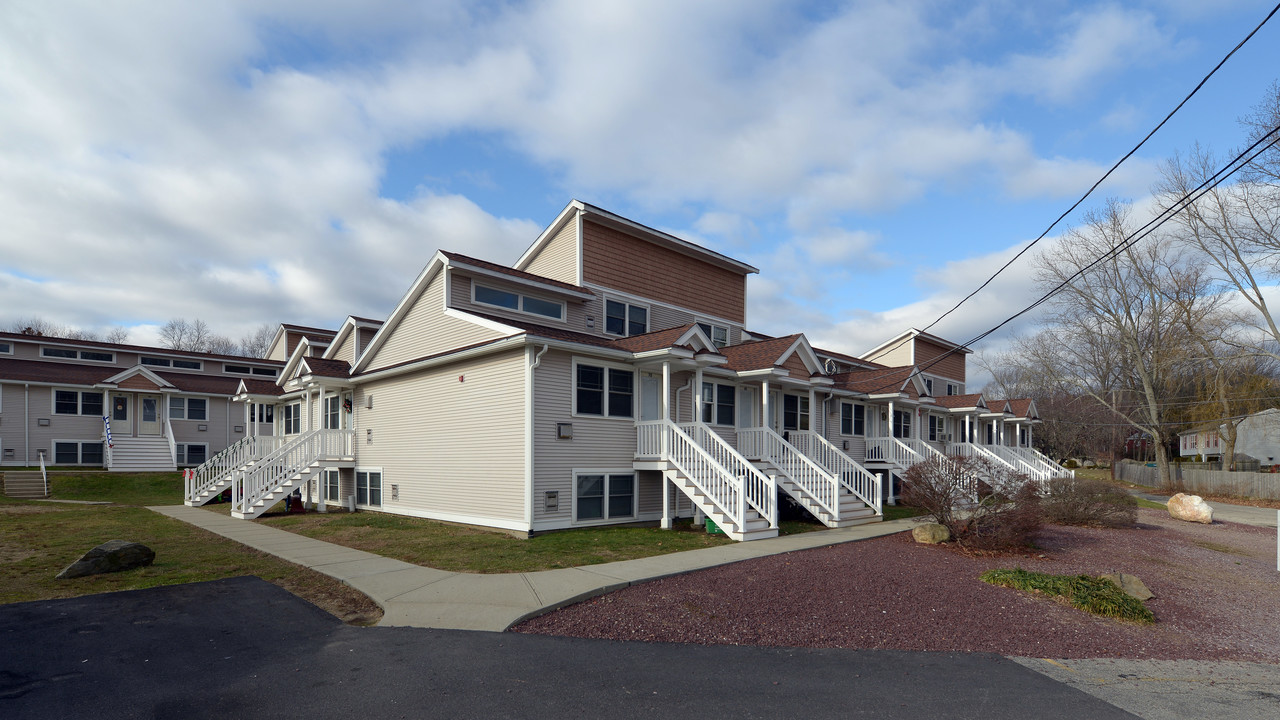 Coventry Court in Coventry, RI - Building Photo