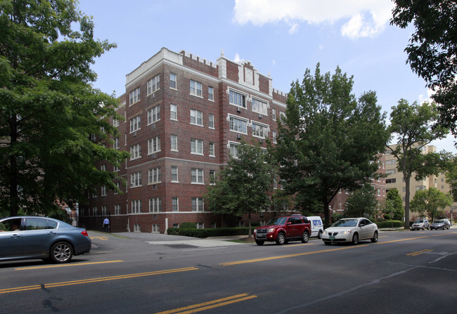 3901 Connecticut Ave NW in Washington, DC - Building Photo - Building Photo